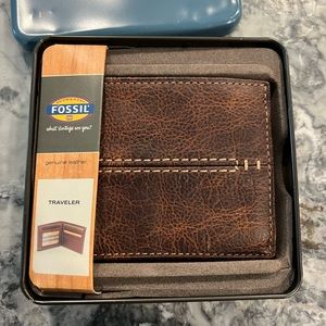 Fossil Traveler Men’s Wallet NWT